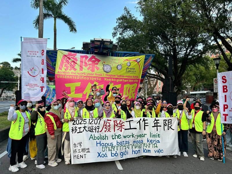 Hapus Batas Masa Kerja bagi Pekerja Migran Kerah Biru